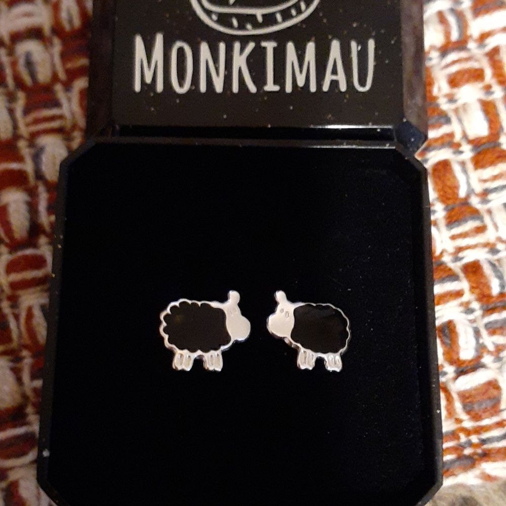 New 925 Post Lamb Earrings Girls Monkimau New In Box‎